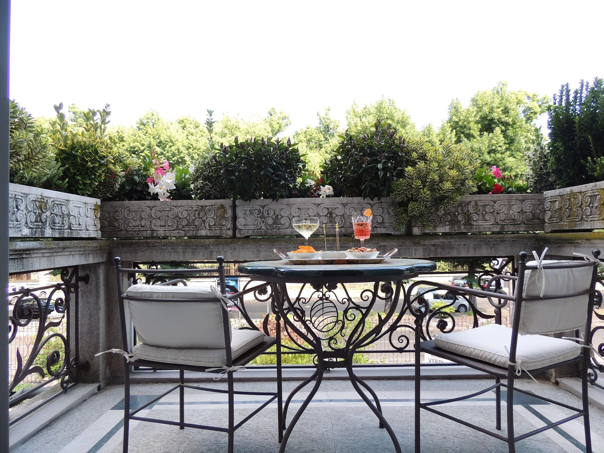 Hotel Verdi Boutique Hotel Parma Exterior photo