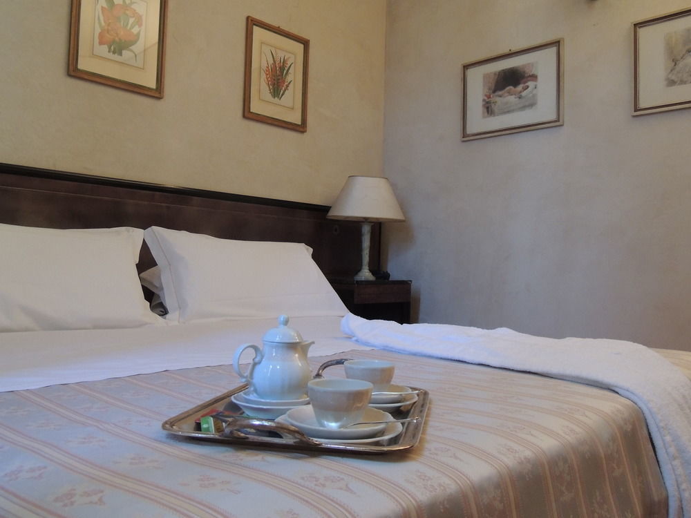 Hotel Verdi Boutique Hotel Parma Exterior photo